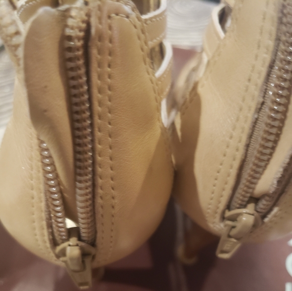 Antonio Melani Heels. - Picture 12 of 12